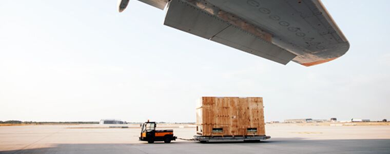 air freight pallet under wing