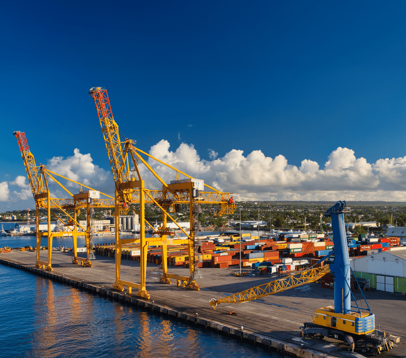 International freight port