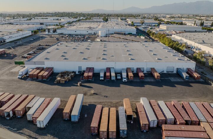 Approved Freight Forwarders Container Yard Storage space from the side